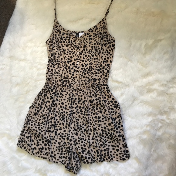 H&M Pants - 🐆Cheetah Romper🐆